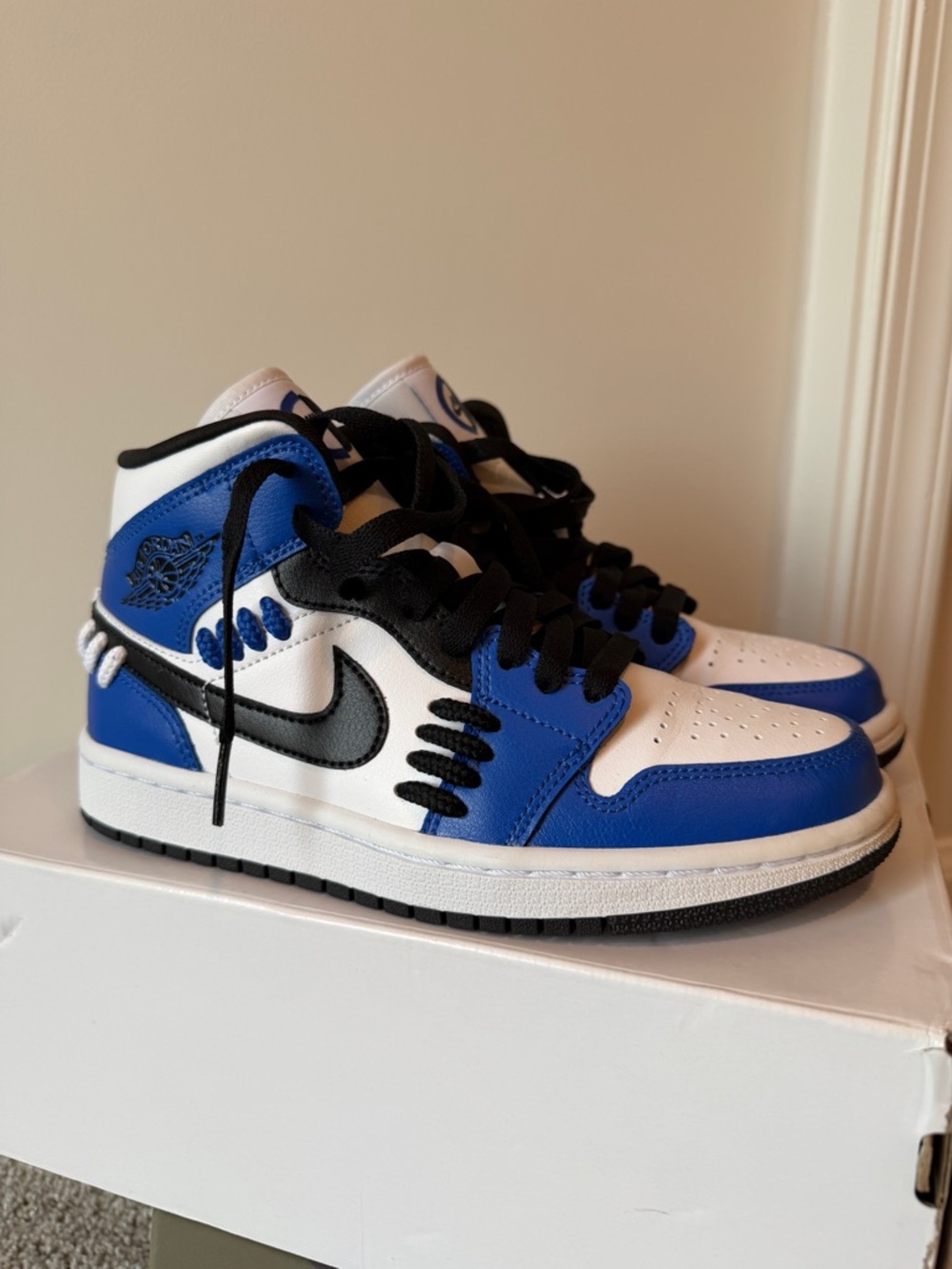 Nike Air Jordan 1 Mid ‘Sisterhood’